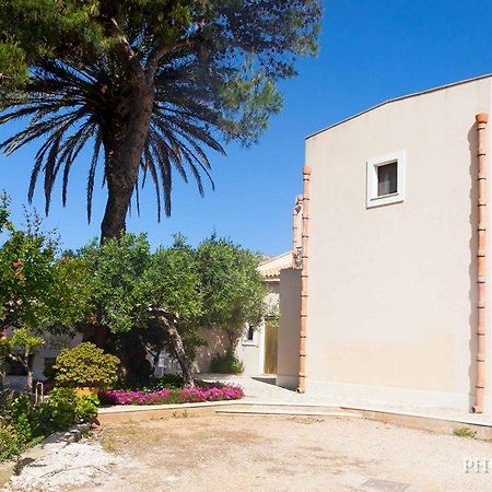 Casolare Nelle Saline Bed & Breakfast Torre Nubia Exterior photo
