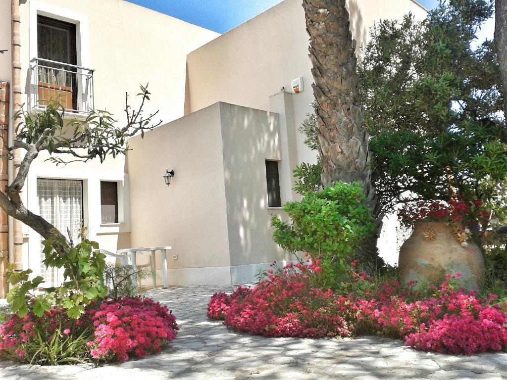 Casolare Nelle Saline Bed & Breakfast Torre Nubia Exterior photo