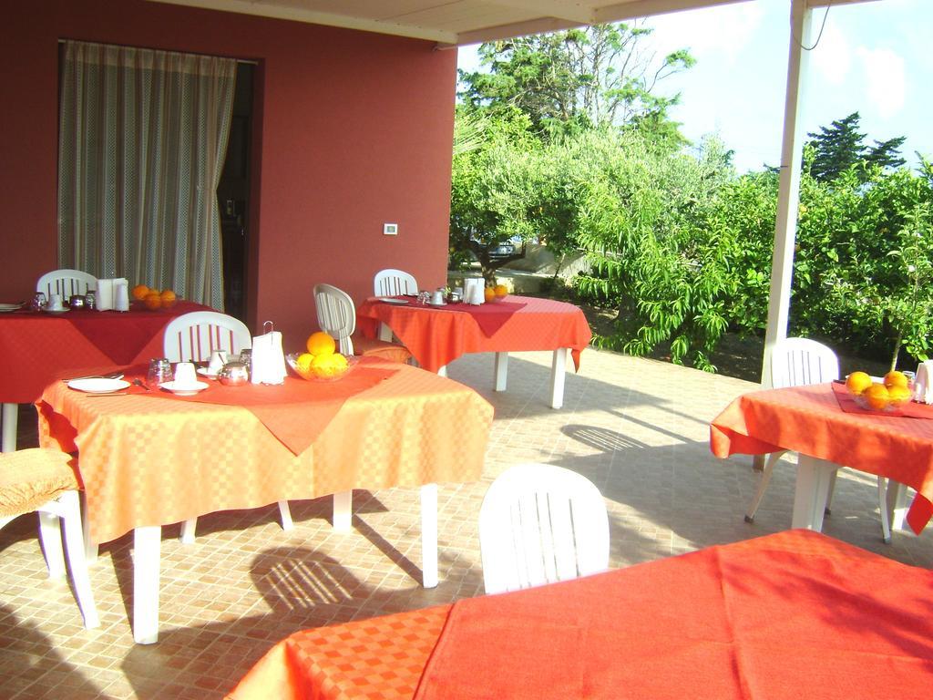 Casolare Nelle Saline Bed & Breakfast Torre Nubia Exterior photo