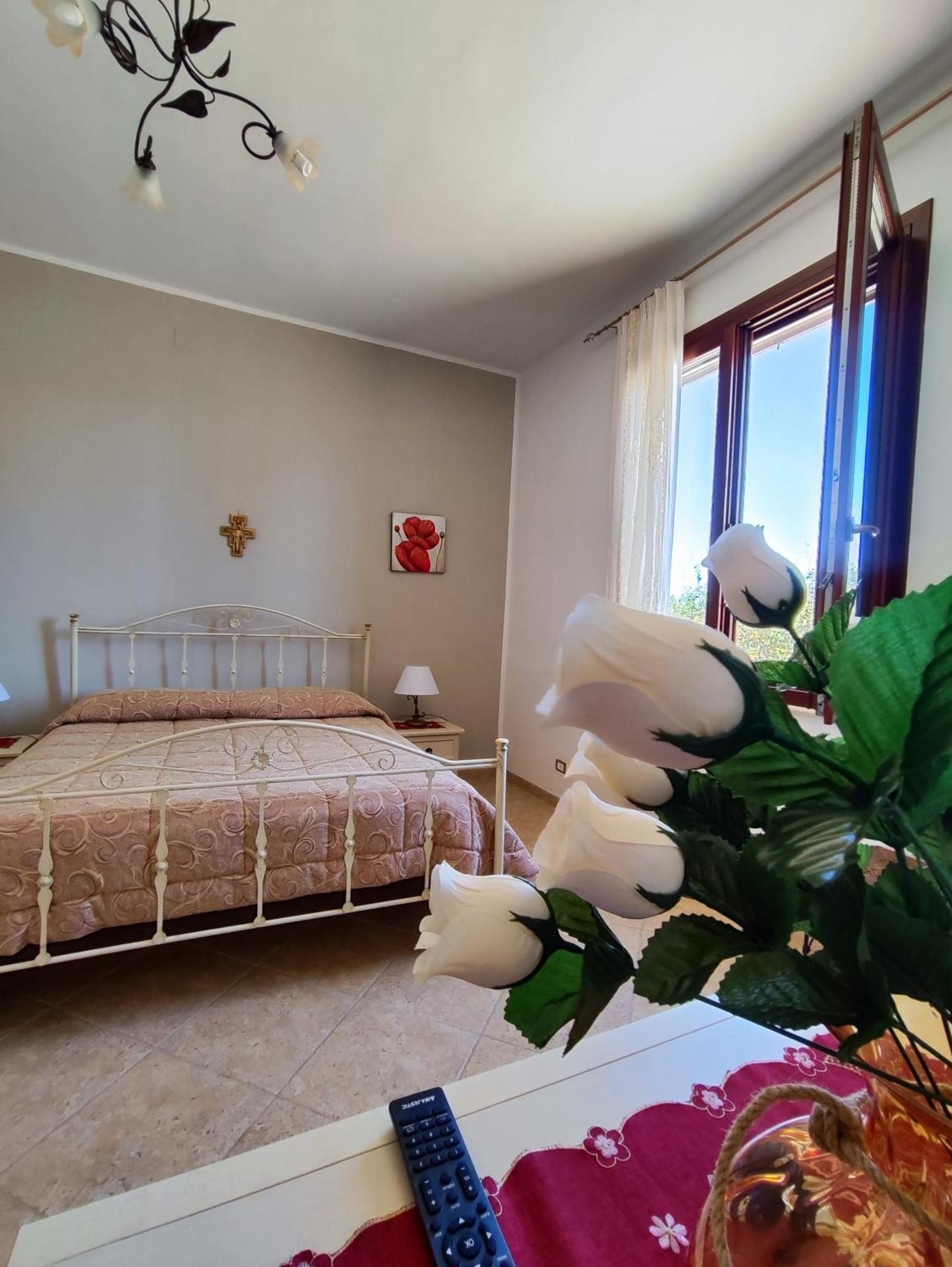 Casolare Nelle Saline Bed & Breakfast Torre Nubia Exterior photo