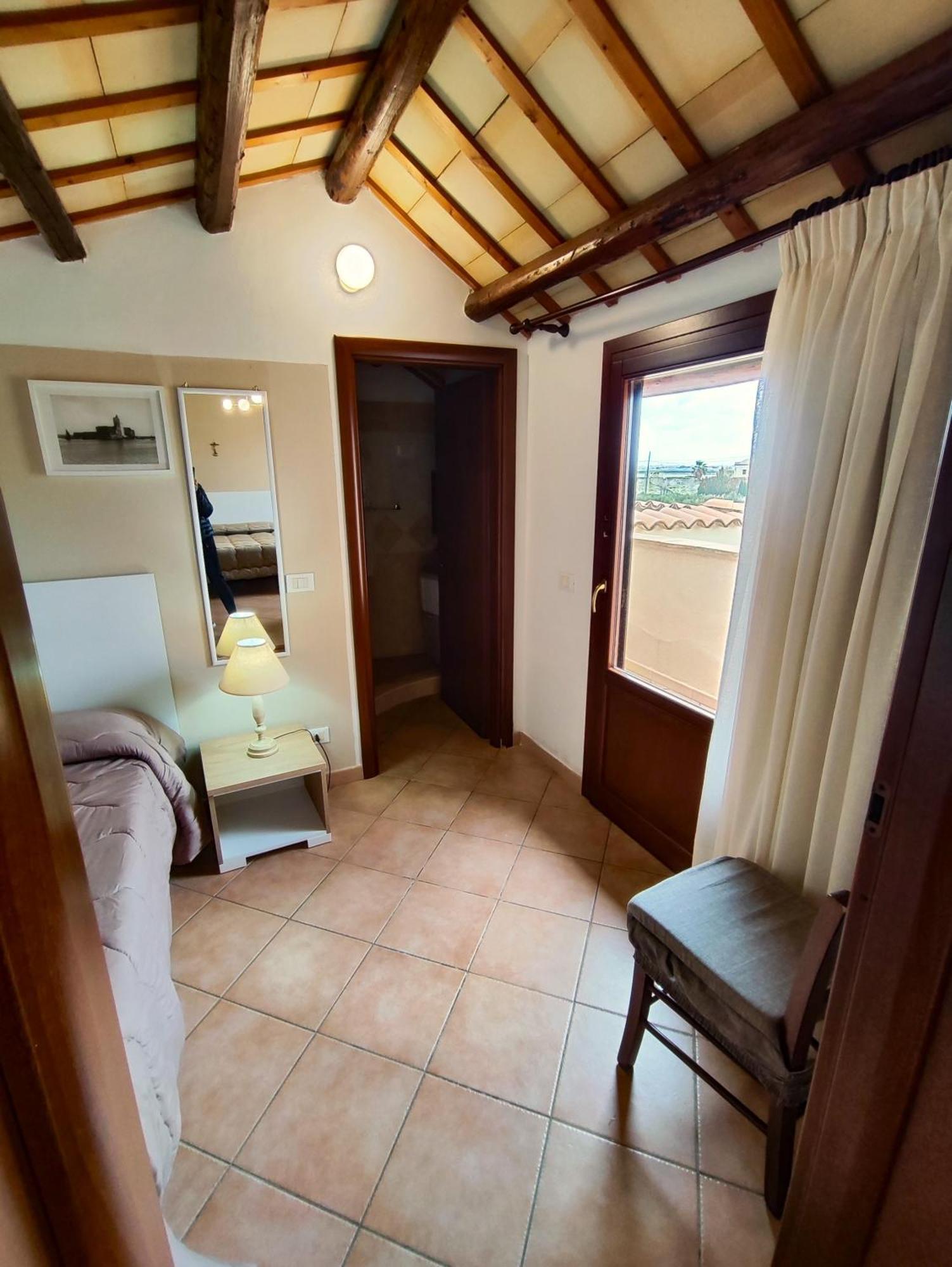 Casolare Nelle Saline Bed & Breakfast Torre Nubia Exterior photo