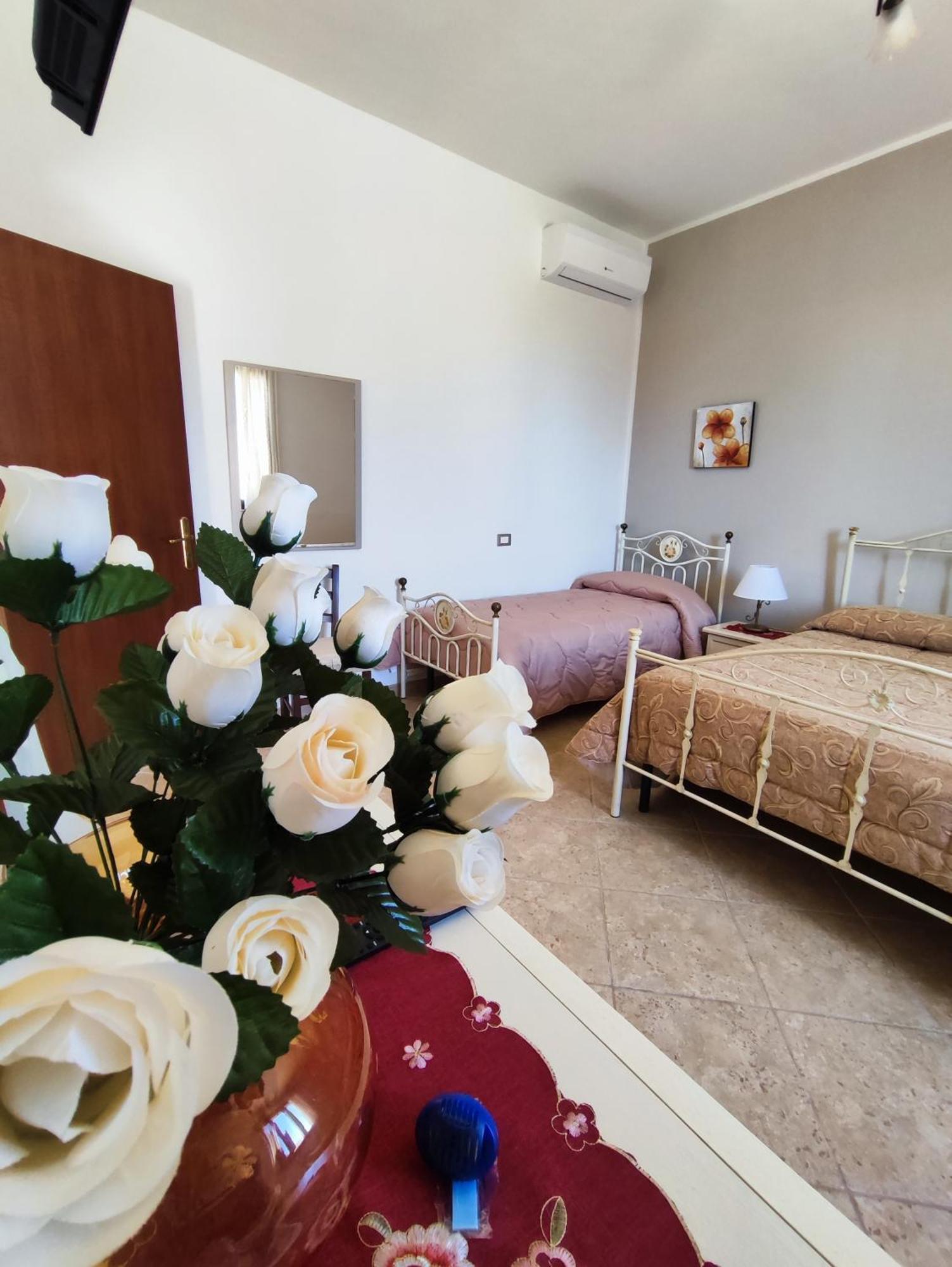 Casolare Nelle Saline Bed & Breakfast Torre Nubia Exterior photo