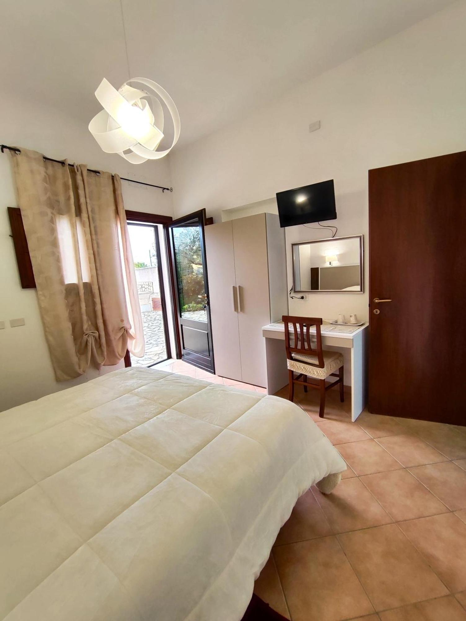 Casolare Nelle Saline Bed & Breakfast Torre Nubia Exterior photo