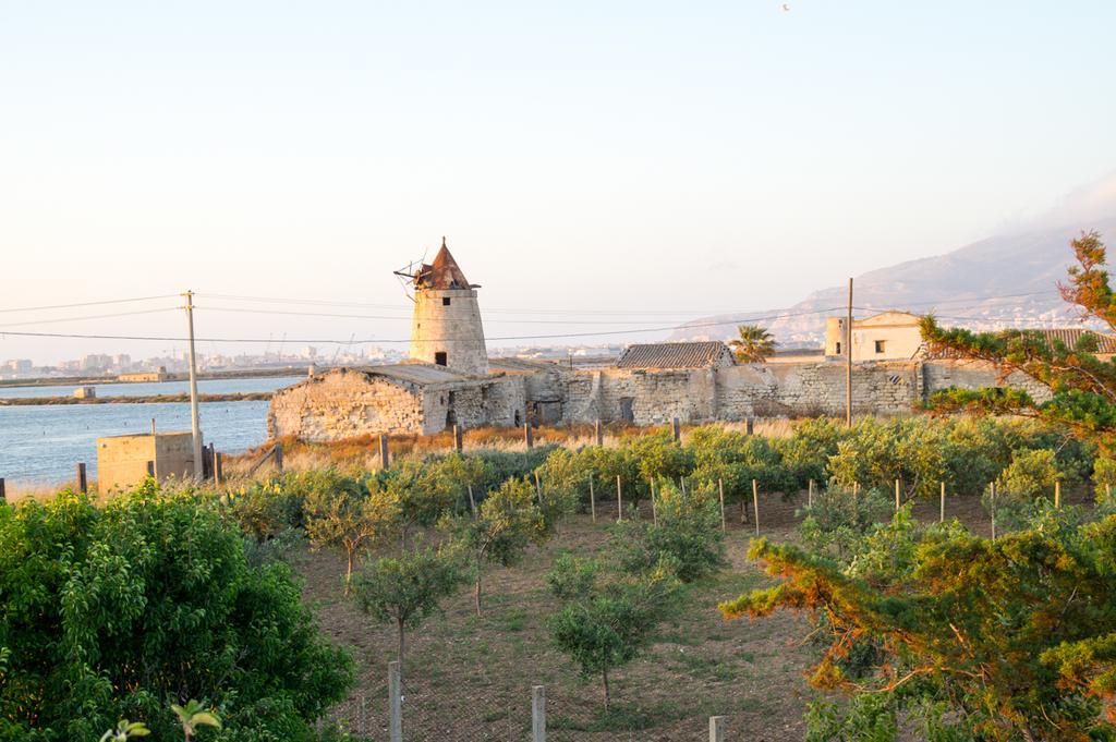 Casolare Nelle Saline Bed & Breakfast Torre Nubia Exterior photo